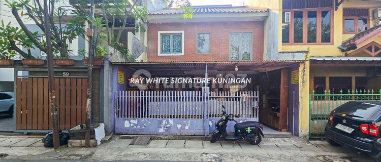 12-Room Boarding House on Danau Dampelas Street, Benhil, Attractive Price 1