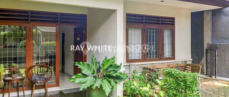 2-Story House with Good SHM on Jl MPR 4 Cilandak 1