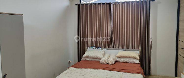 Rumah 2 Lantai Bagus Semi Furnished di Lippo Karawaci, Tangerang 1