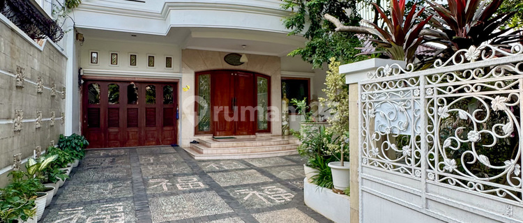 Dijual Rumah/Property di Prime Area Elit Lokasi Strategis Siap Huni Semi Furnished, Di Jalan Wijaya, Kebayoran Baru, Jakarta Selatan 1