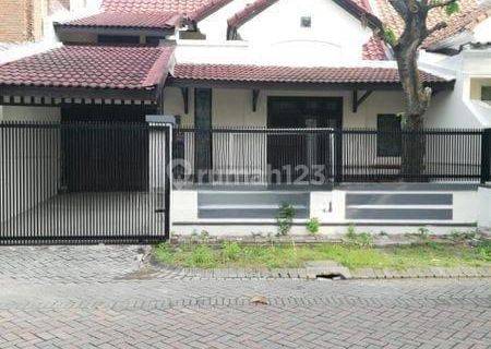 Rumah Murah 1,5 Lantai Minimalis Sederhana Fully Furnished Siap Huni Dekat Pasar Modern Di Taman Puspa Raya Citraland Surabaya Barat 1