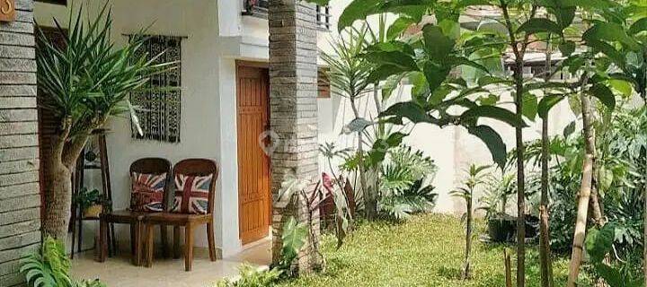 Dijual rumah 2 lantai,  full furnished,  daerah bandung utara, gegerkalong ciwaruga, dekat setiabudi. Ada Halaman belakang.  1