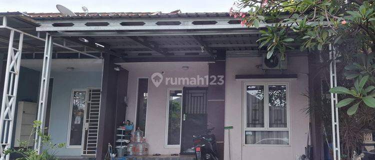 Rumah Cluster Depan Taman Di Graha Padma 1