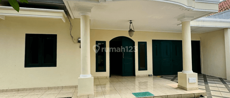 Disewakan Rumah Modern Tropical Semi Furnished Di Hj Nawi 1