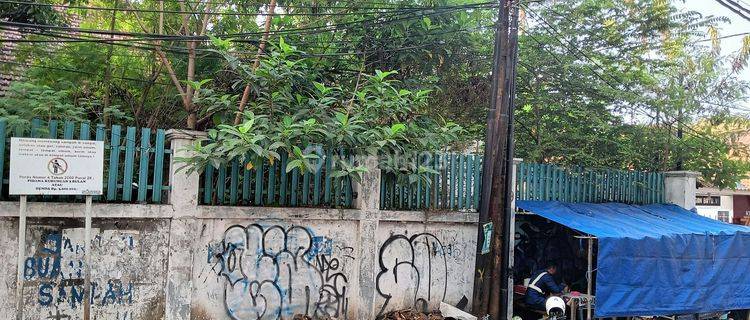 Rumah lama cocok bangun ruko di raya Ambengan SHM  1