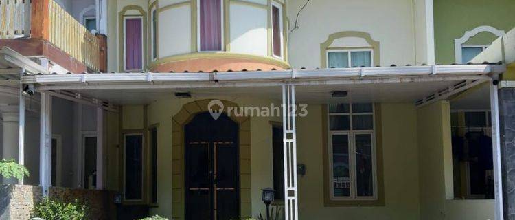 Disewakan rumah 1,5 lantai di Graha wahid
 1