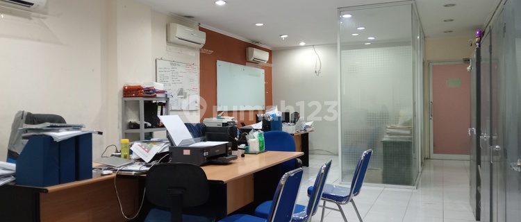 3.5-story boulevard shop house in Green Garden, Panjang Street, West Jakarta. 1