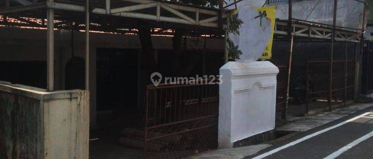  Rumah//Bangunan Untuk Kantor Di Daerah Slipi Jakarta Barat. Lokasi Strategis. Banyak Ruangan 1
