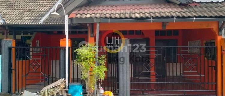 Ready-to-Occupy House in Permata Puri 1
