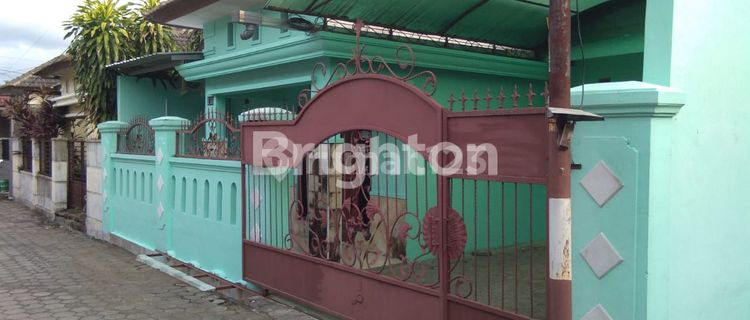 RUMAH CANTIK PUSAT BISNIS COLOMADU 1