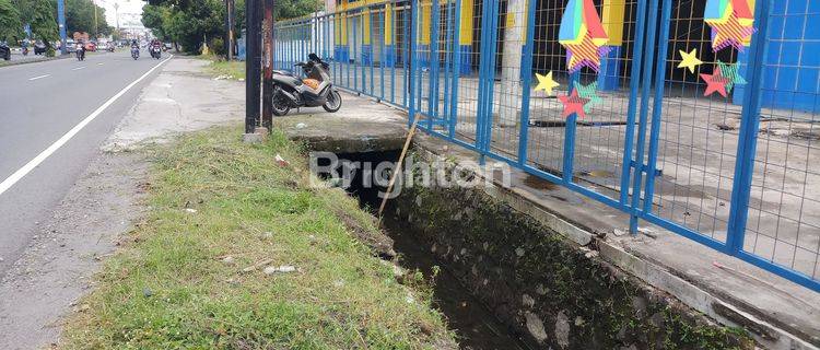 GEDUNG SERBA GUNA/GUDANG SAMPING KAMPUS UMS 1