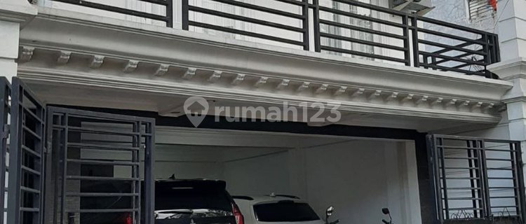 Rumah Bagus Strategis Dekat Kampus Binus Kebon Jeruk Jakarta Barat 1