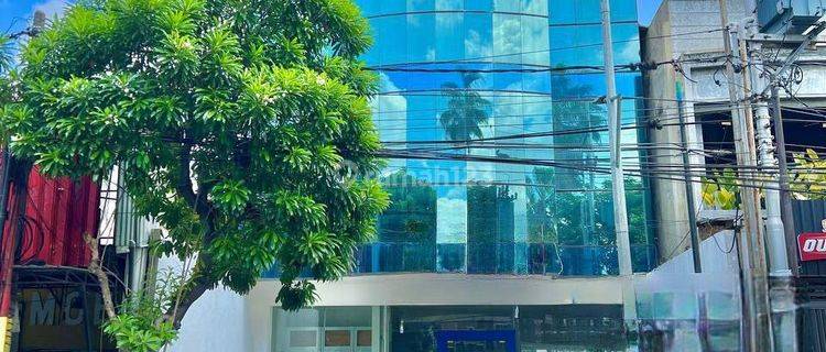 Disewakan, Gedung 3 Lantai Ex Bank di Jalan Kertajaya 1