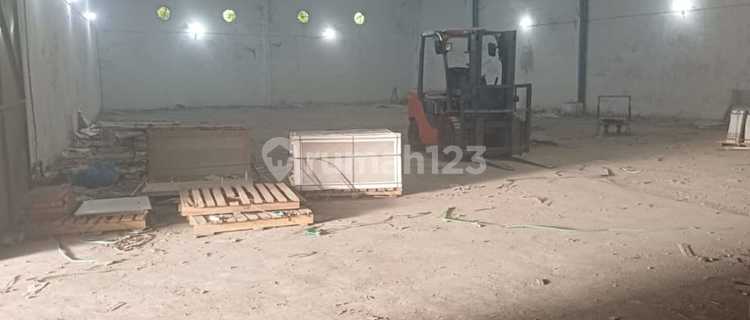 Strategic Warehouse with 1100m2 Wide Yard, Pedurungan, Semarang 1
