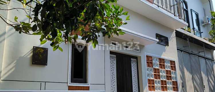 For Sale Exclusive Super Strategic Boarding House in Solo, Area 105M2 New 1