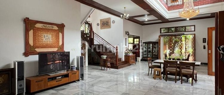 Bintaro Jaya Sektor 5 - Rumah Lux 2 Lantai - Interior Premium - Sangat Asri - Taman Luas 1