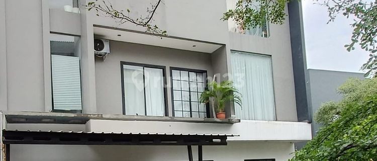 OZONE RESIDENCE BINTARO - JAKARTA SELATAN - Rumah 3 Lt - Full Furnished - NEGO  1