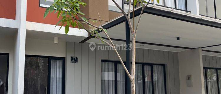 Disewakan  Rumah Furnished Sudah Renovasi di Cluster georgia pik 2 extention, Pantai Indah Kapuk 2 1