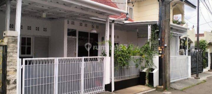 Disewakan Rumah Cantik Dan Bersih Di Pekayon Indah Bekasi Selatan 1