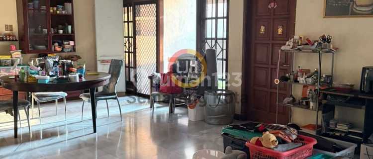 Rumah di jalan Diponegoro 1