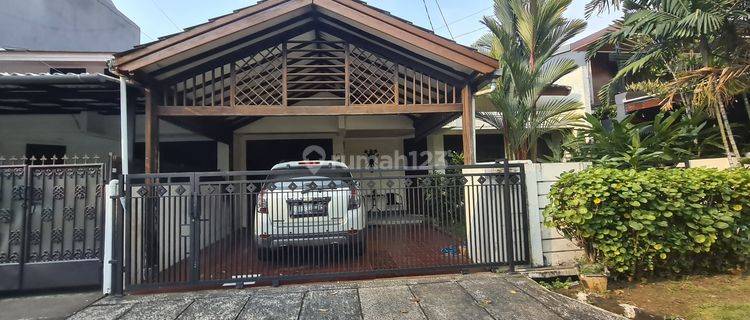 Rumah Bagus Nyaman Asri Lokasi di Jakarta Selatan 1