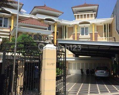 Rumah Bagus  2 lt Dijual di Depok  1