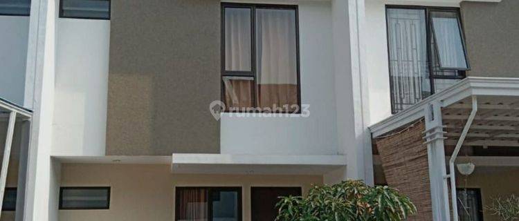 Rumah cantik di cluster sky sepatan tangerang   1