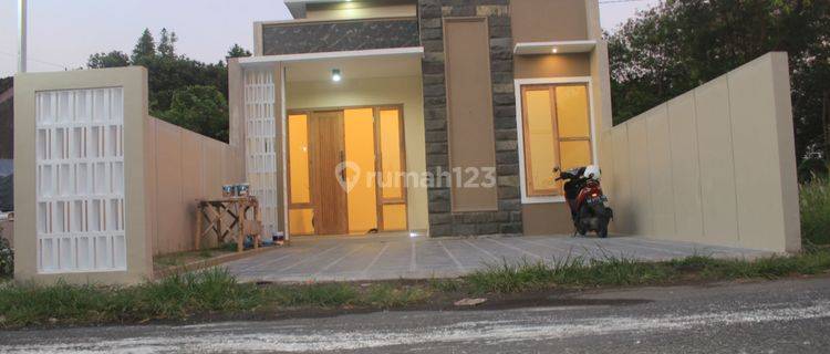 Siap Huni Rumah Mlati Di Jl.letkol Subadri Barat Pasar Cebongan  1