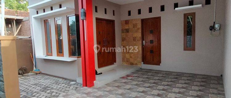 Rumah Baru Barat Puskesmas Di Jl. Kebon Agung Rumah Utara 1