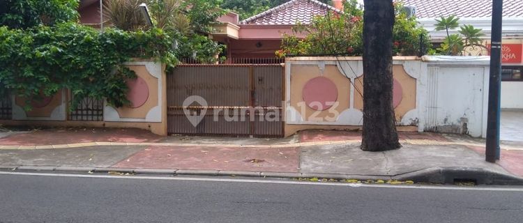 Rumah Kayu Putih Pinggir Jln Raya Luas 563m Hadap Selatan  1