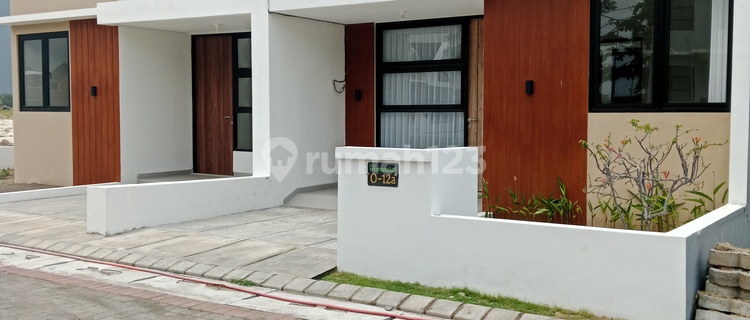 1-Story House Medayu Rungkut *Eco Wonosakti* Nice Pool 1