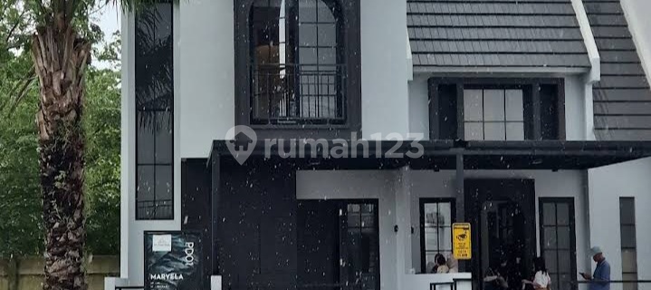 Two-Story House Denaila Park (DNP) Menganti Gresik, Amazing Pool. 1