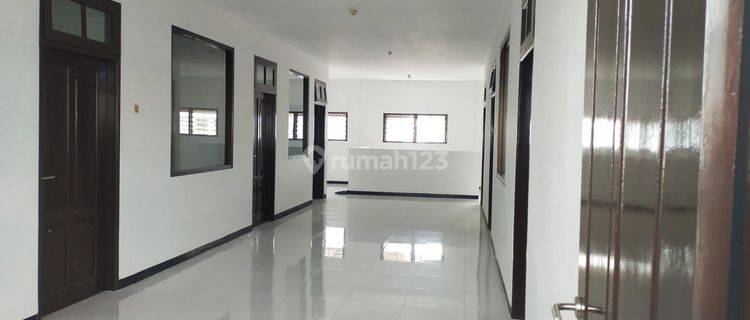 Ruko 3 Lantai Akses Kontainer Siap Pakai 1