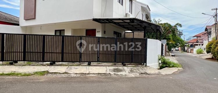 Dijual rumah di komplek Pasar minggu 3,5 Lantai 1