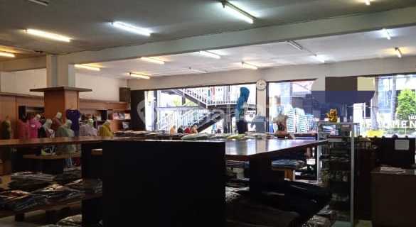 For Rent: Strategic and Busy Ruko in Cihampelas 1