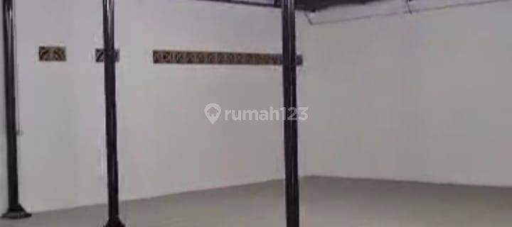 Tempat Usaha Disewa Lokasi di Soekarno Hatta  1