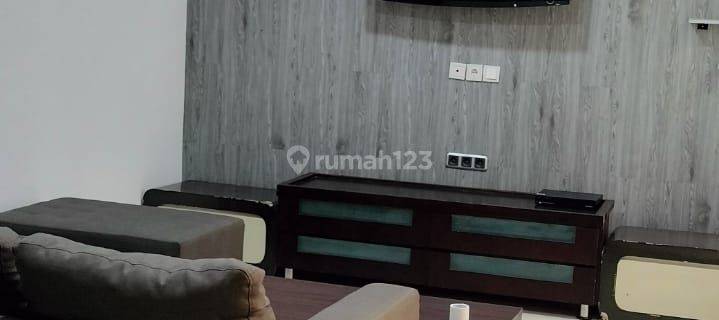 Disewakan Murah Rumah 2 Lantai Furnish di Setra Sari Tengah 1