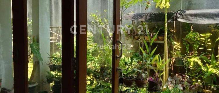 Disewakan Rumah Semi Furnish Lokasi Strategis 1