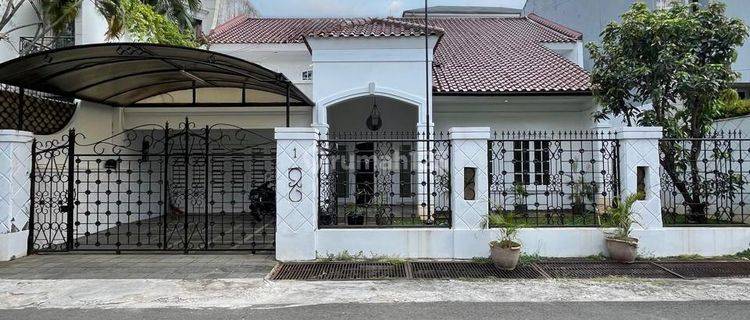 Disewakan Rumah Bagus Siap Huni Area Premium Dekat Senayan Sudirman 1