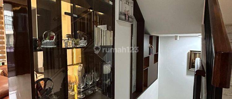 Rumah Mewah 3 lantai Full Furnish di Zora BSD City  1