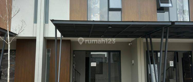 Disewakan Rumah 2 Lantai 3kt 3km di Citra 8 1