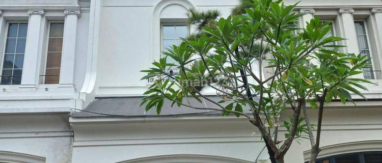 DIJUAL CEPAT RUMAH 3 LANTAI SIAP HUNI DI KEBON JERUK LB 230m2 1