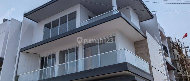 Rumah Hook Bangunan Baru Mewah 3 Lantai Taman Surya 5 1