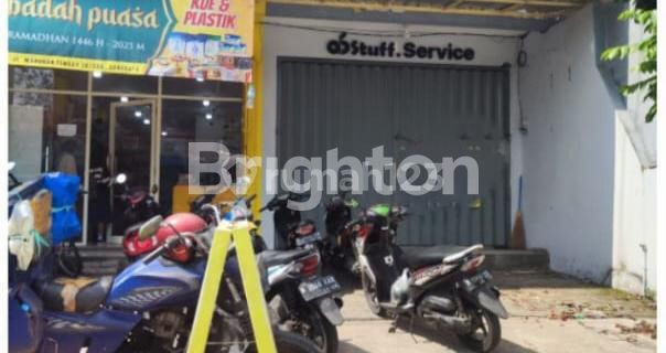 Ready-to-operate shop house in a very strategic location. 1