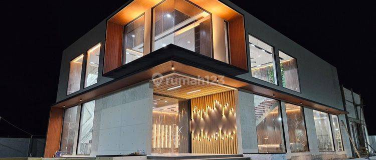 Pabrik kosmetik modern di Pasuruan Jawa timur