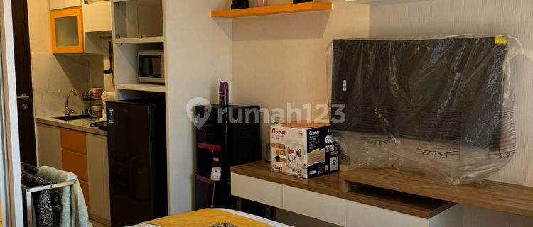 For rent: Neat Studio type in Transpark Apartment superblock with Trans Mall Cibubur. 1