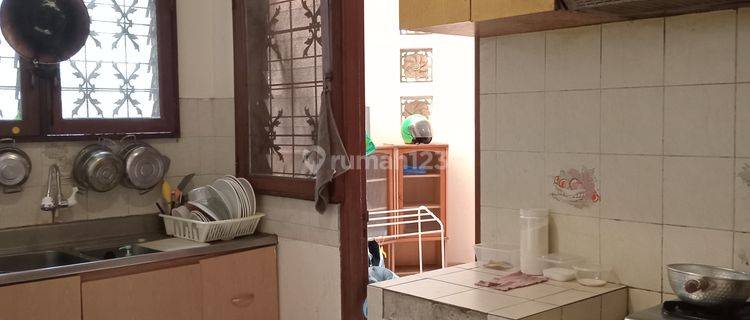 Rumah Kontrakan Bagus Semi Furnished SHM Cipete, Jakarta Selatan 1