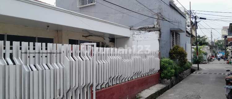 Quick Sale / Move-In Ready House in Tamansari, Jakarta 1