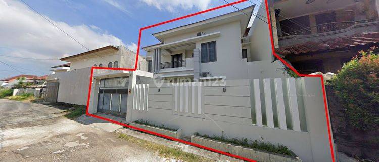 Jual Rumah Modern Kondisi Terawat di Jl. Tukad Unda, Renon 1