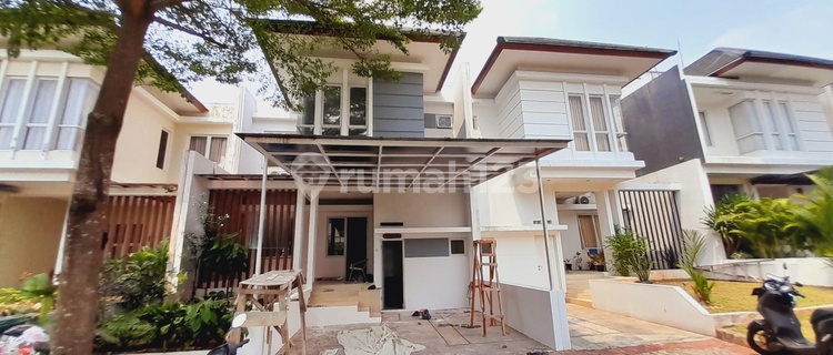 2-Story House in Cinere Near Hospital, Close to Jakarta Border Toll Road 1